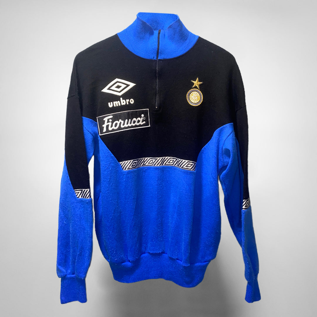 een Luchtvaart Kader 1992-1994 Inter Milan Umbro 1/4 Zip Jumper | Classic Football Shirts |  Vintage Football Shirts | Rare Soccer Shirts | Worldwide Delivery | 90's  Football Shirts | Manchester United, Arsenal, Juventus, Barcelona,