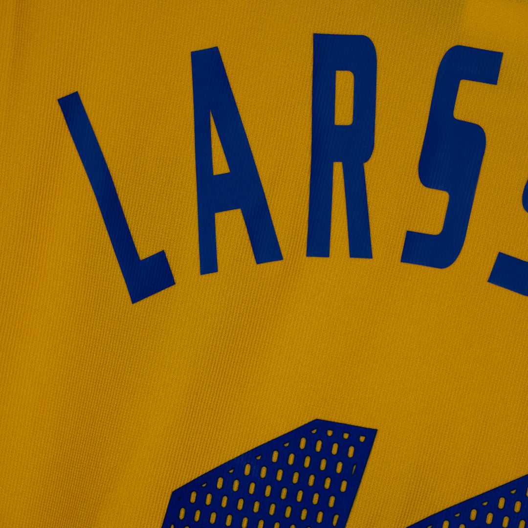 2002-2004 Sweden Adidas Home Shirt #11 Henrik Larsson
