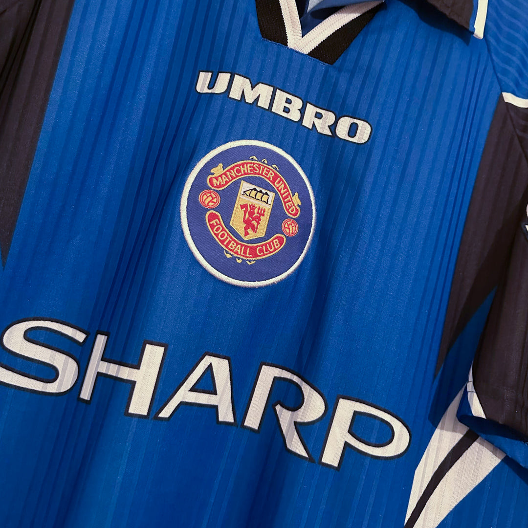 1997-1998 Manchester United Umbro Away Shirt #11 Ryan Giggs - Marketplace