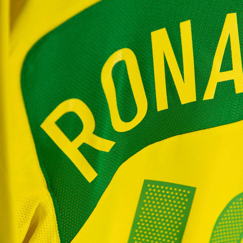 2004-2006 Brazil Nike Home Shirt #10 Ronaldinho