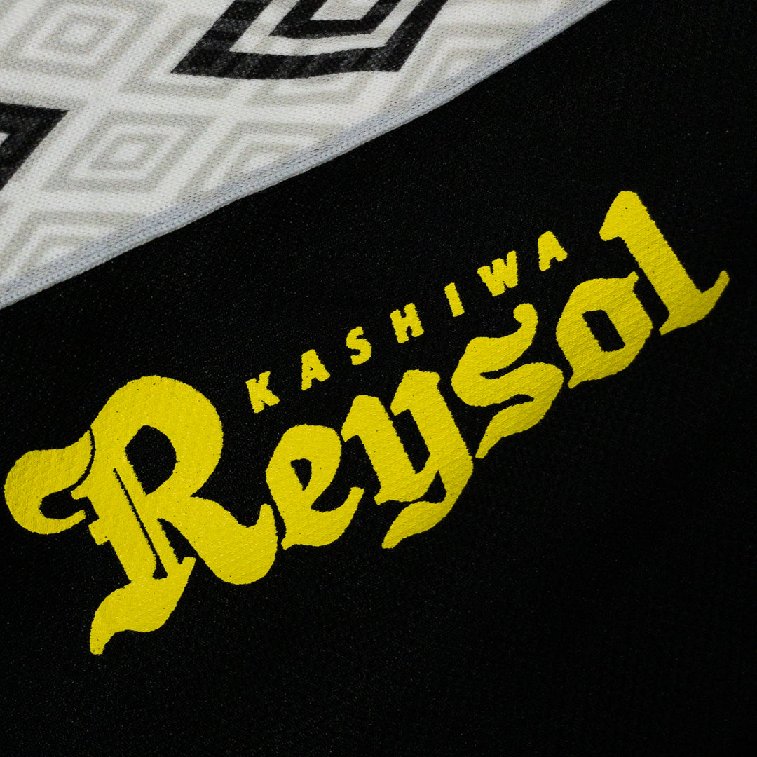 2000-2001 Kashiwa Reysol Umbro Jacket