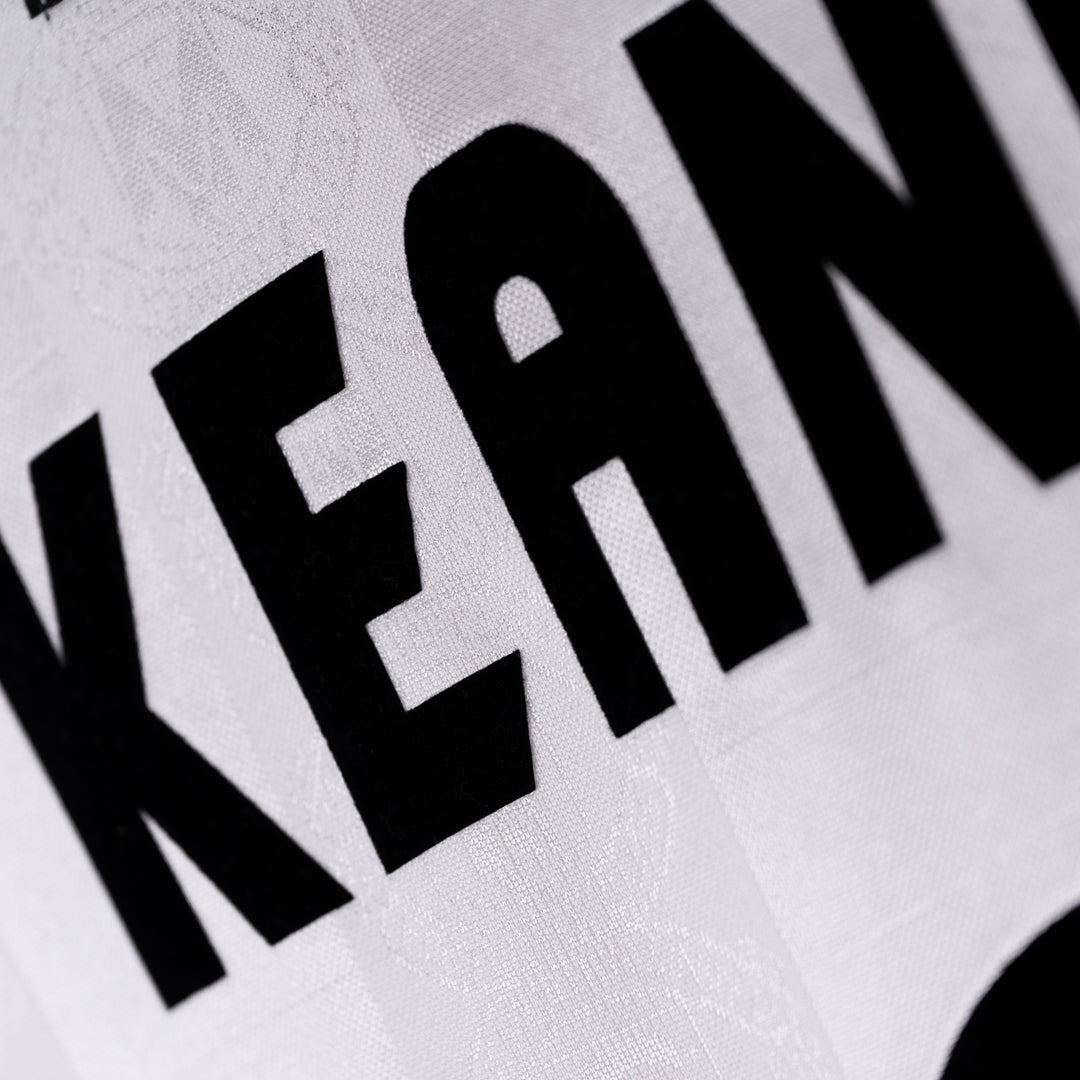 1997-1999 Manchester United Umbro Away Shirt #16 Roy Keane