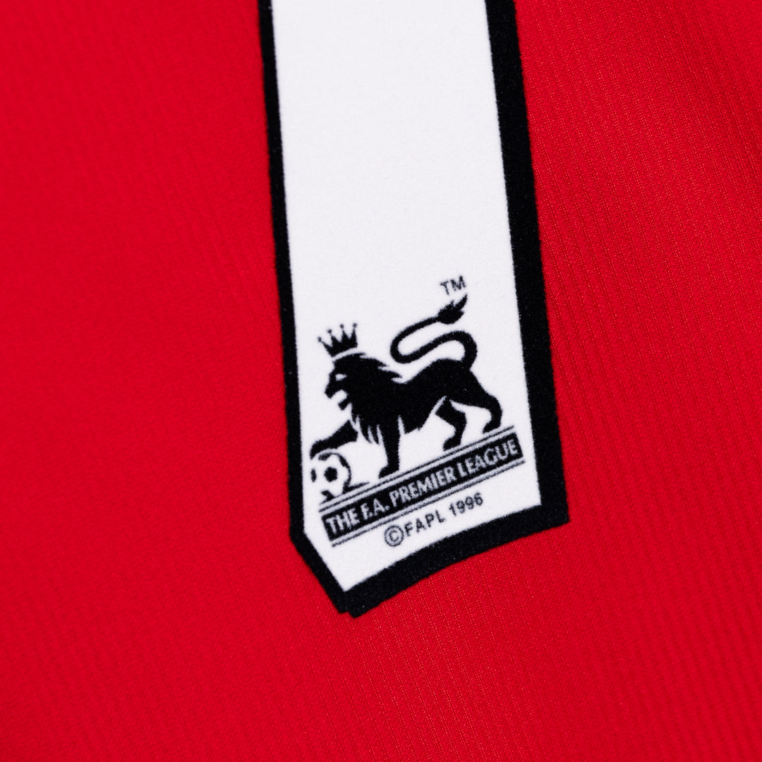 1997-1999 Manchester United Umbro Away Shirt #7 David Beckham