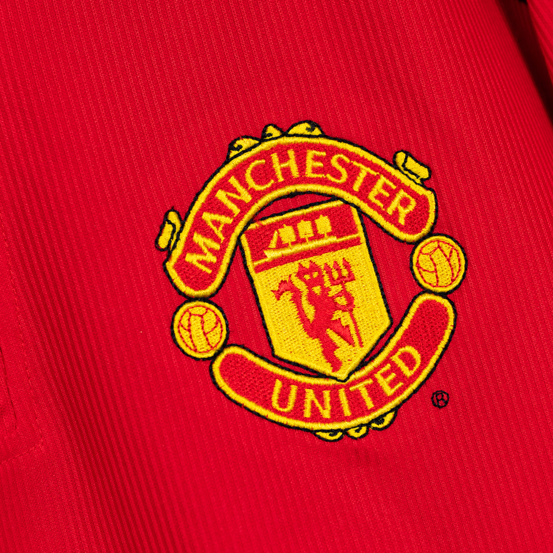 1997-1999 Manchester United Umbro Away Shirt #7 David Beckham