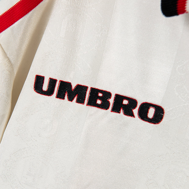 1997-1999 Manchester United Umbro Away Shirt 